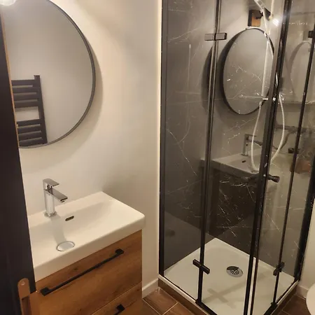 Aux Pieds Avec Parking Couvert *